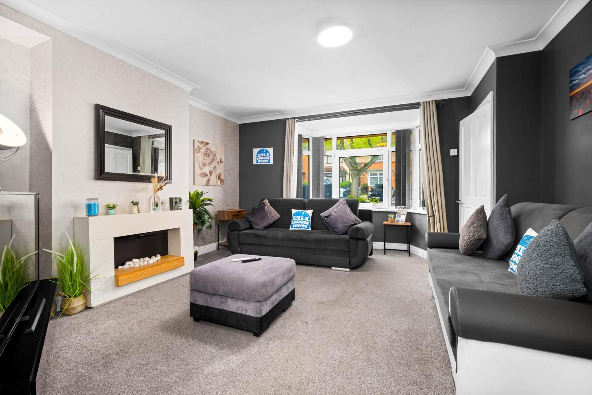 Stylish 3 Bedroom Home Away From Home Бирмингам Екстериор снимка
