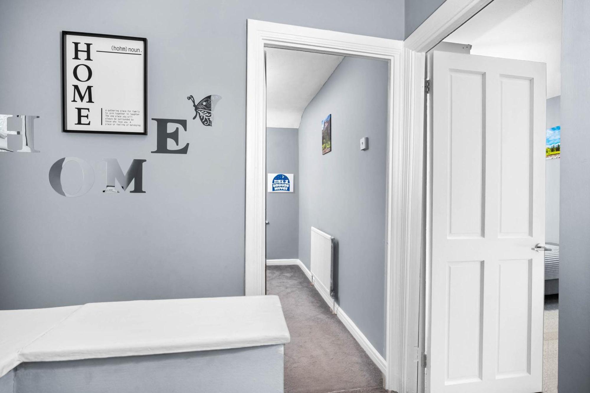 Stylish 3 Bedroom Home Away From Home Бирмингам Екстериор снимка